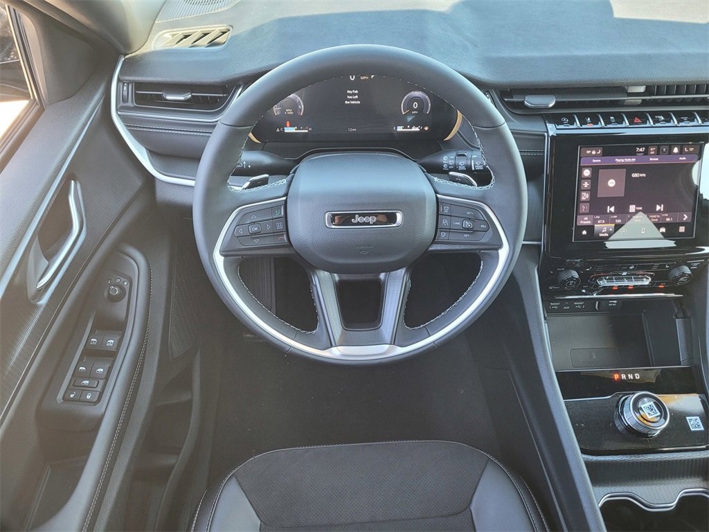 Used 2025 Jeep Grand Cherokee Altitude w/ Trailer Tow Package image 5