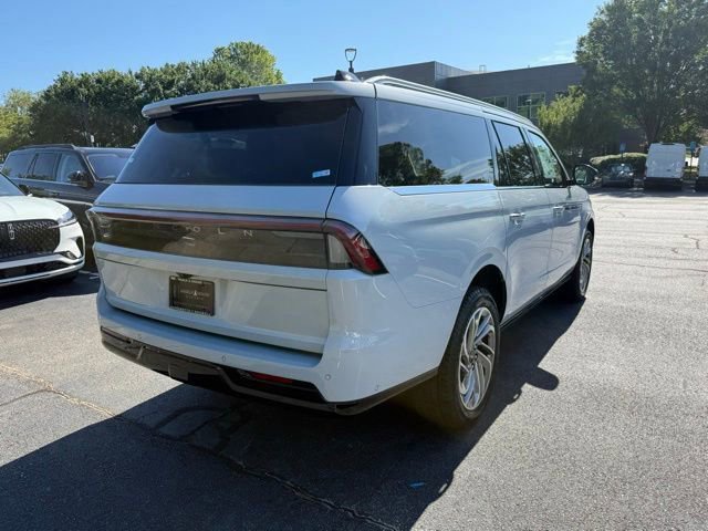 New 2025 Lincoln Navigator L Reserve image 16