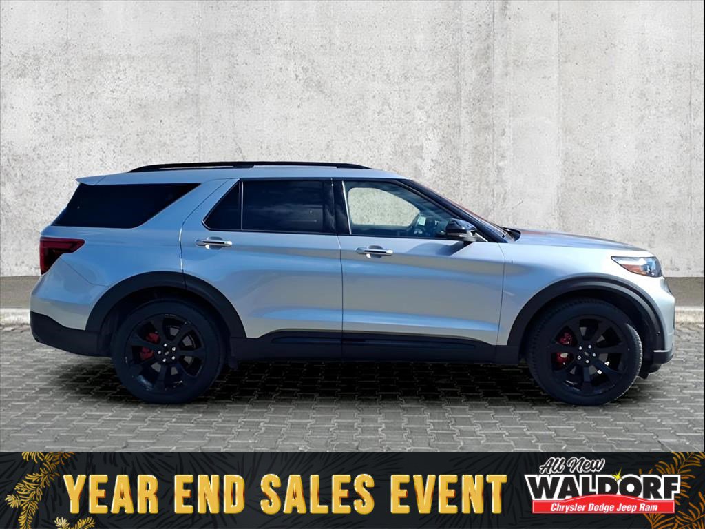 Used 2020 Ford Explorer ST w/ ST Street Pack image 2