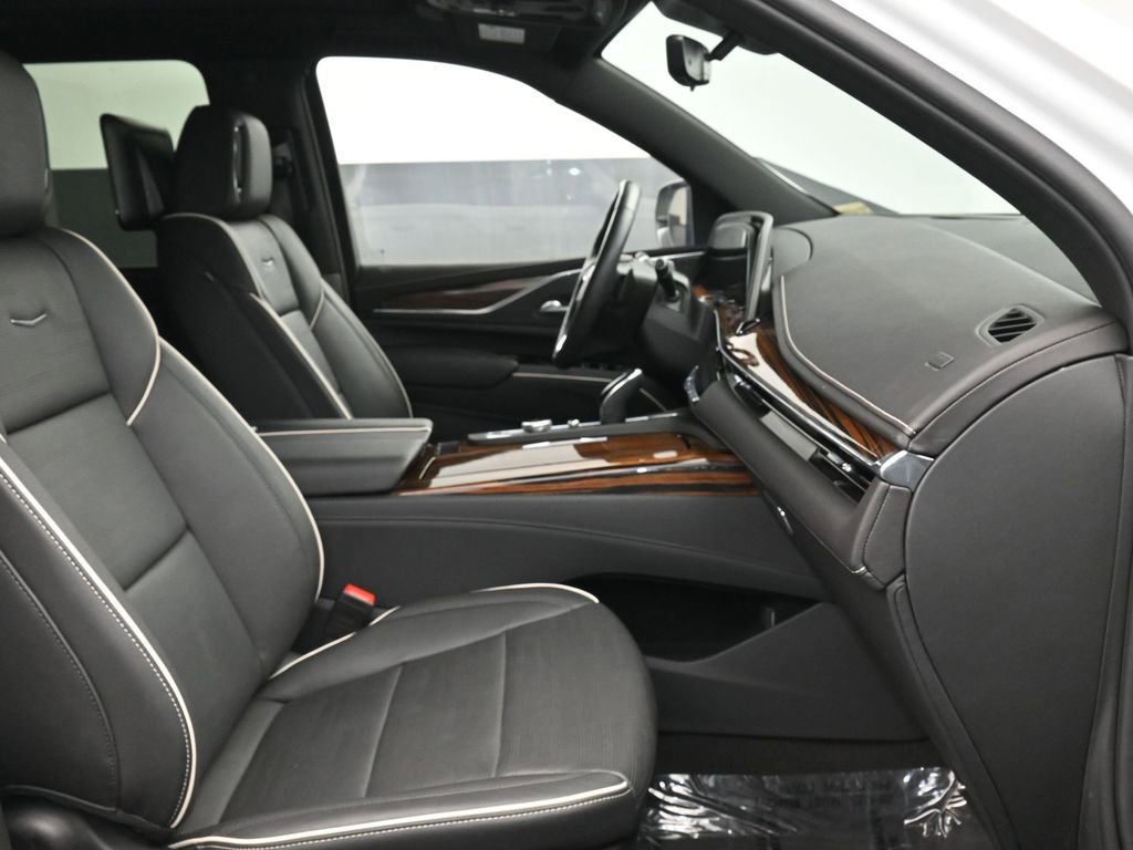 Used 2024 Cadillac Escalade ESV Premium Luxury w/ Performance Package image 19