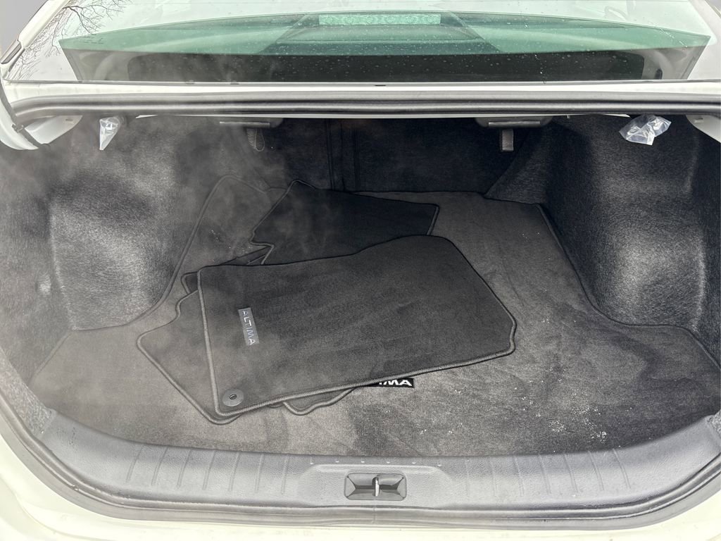 Used 2025 Nissan Altima 2.5 S image 11