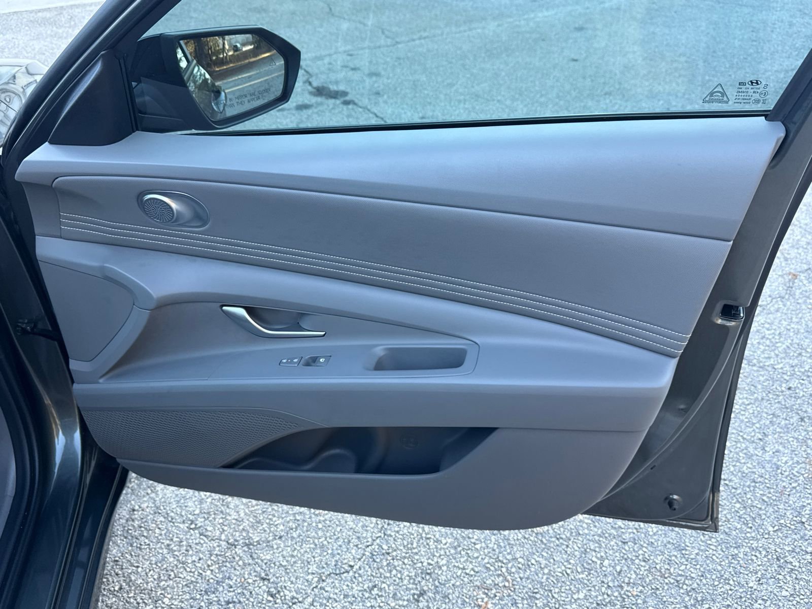 Used 2025 Hyundai Elantra Sport image 14