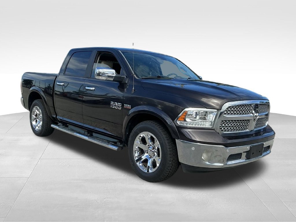 Used 2017 RAM 1500 Laramie AWD/4WD image 9
