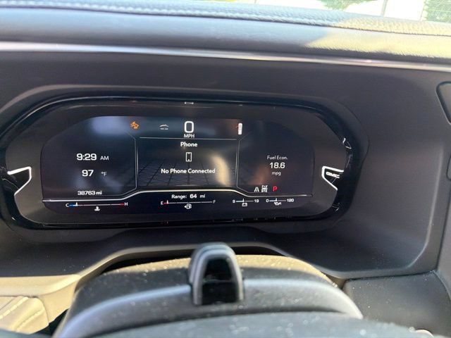 Used 2024 GMC Yukon XL Denali Ultimate AWD/4WD image 1