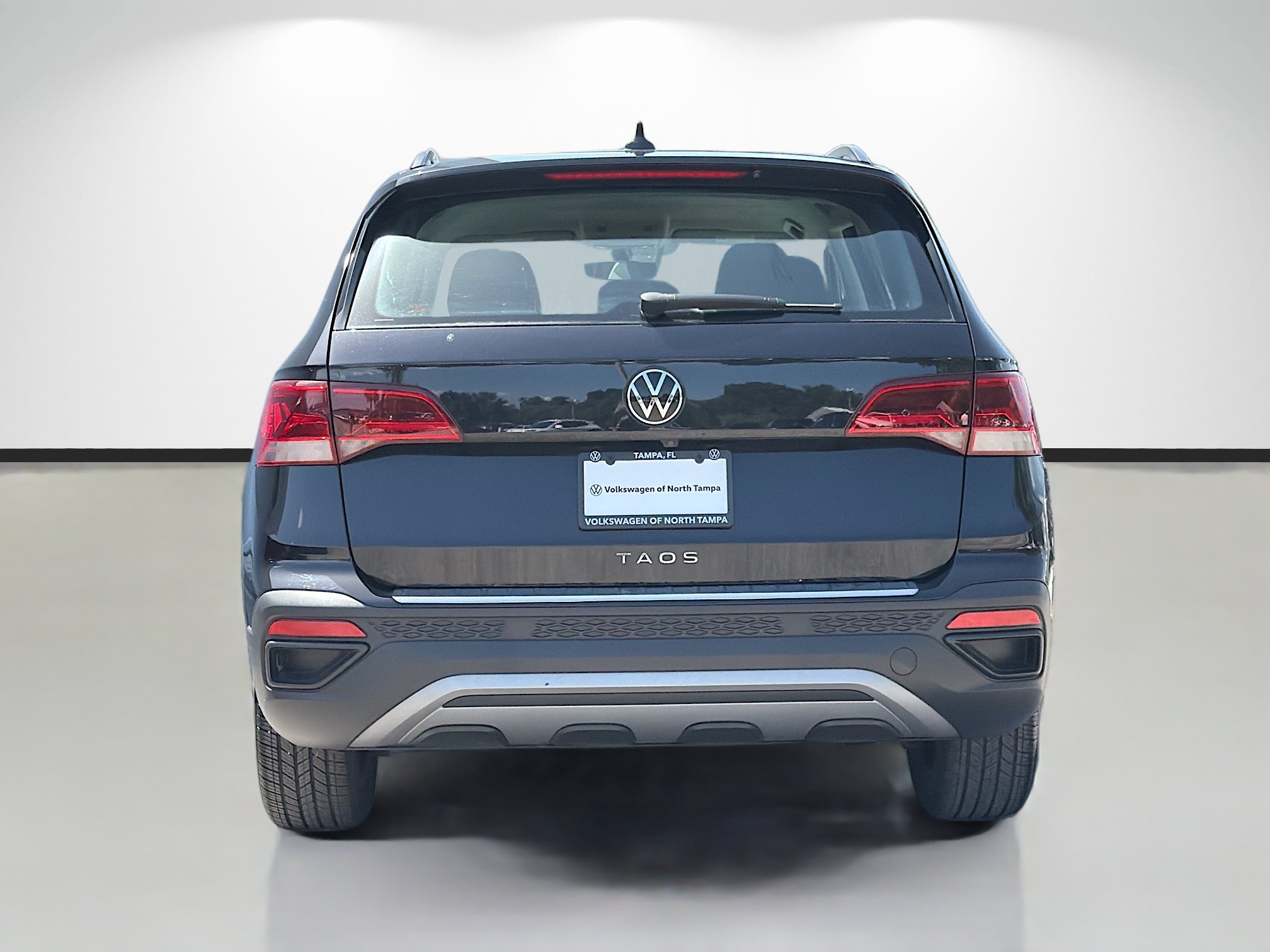 Used 2023 Volkswagen Taos S FWD image 4