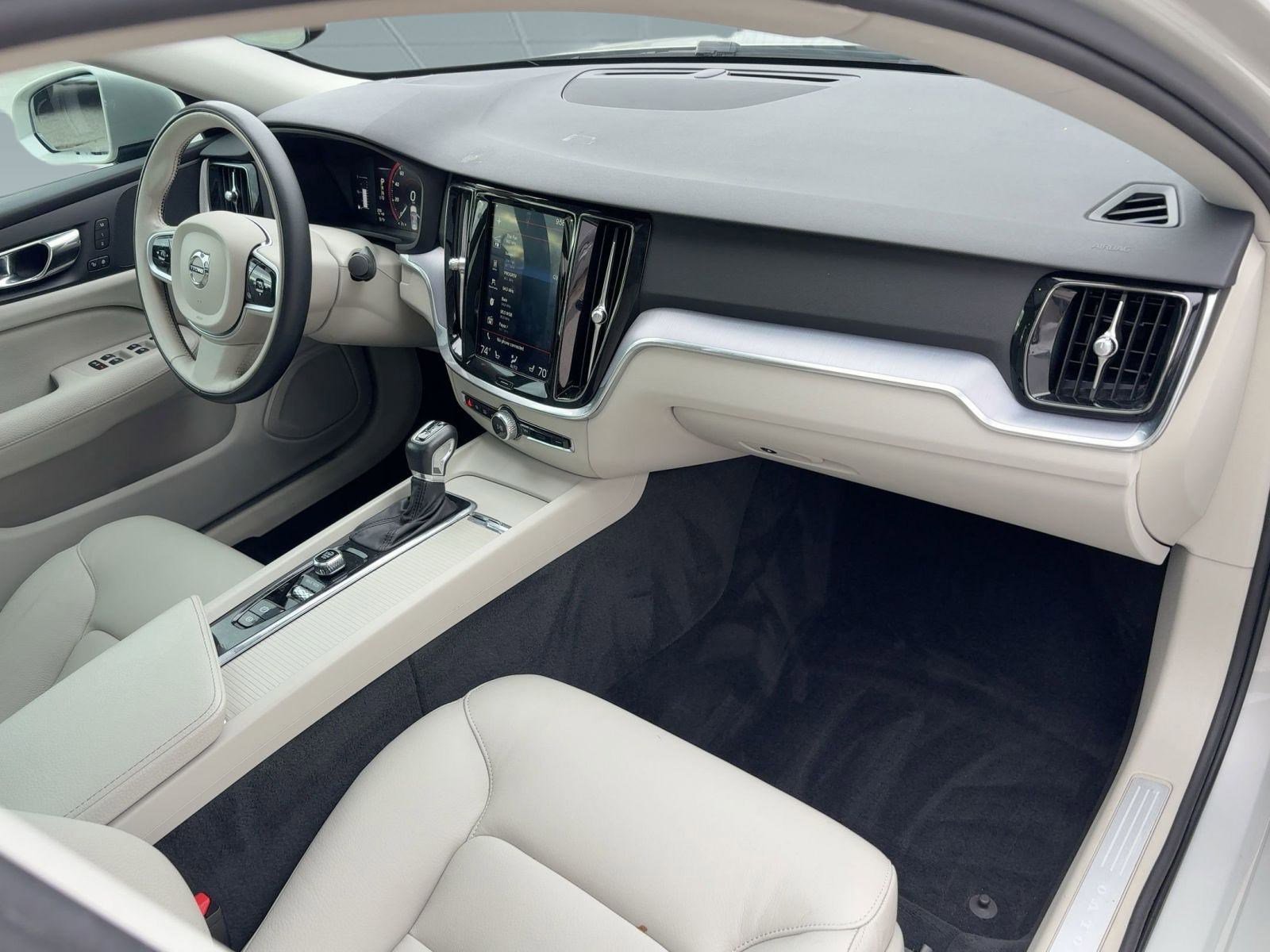 Used 2019 Volvo S60 T5 Momentum image 29