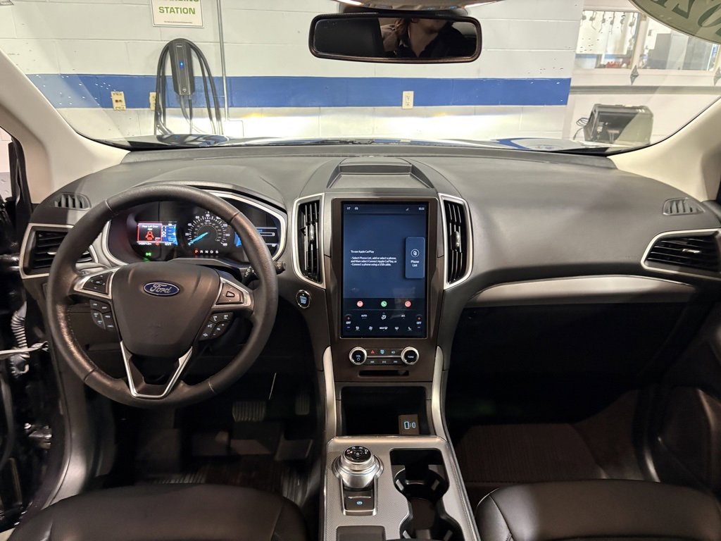Used 2021 Ford Edge SEL w/ Convenience Package image 3