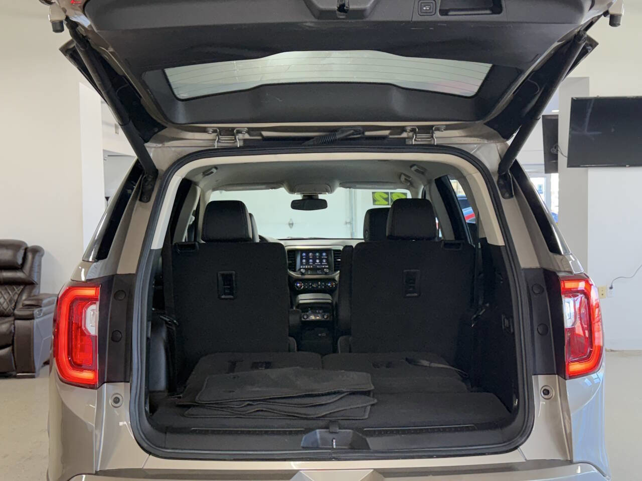 Used 2022 GMC Acadia Denali w/ Trailering Package image 19