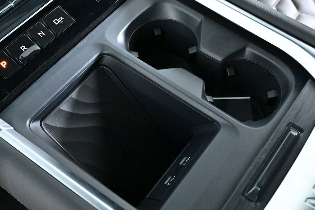 New 2025 Nissan Armada Platinum Reserve image 16