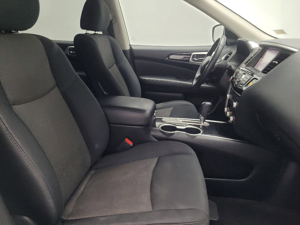 Used 2019 Nissan Pathfinder SV image 21