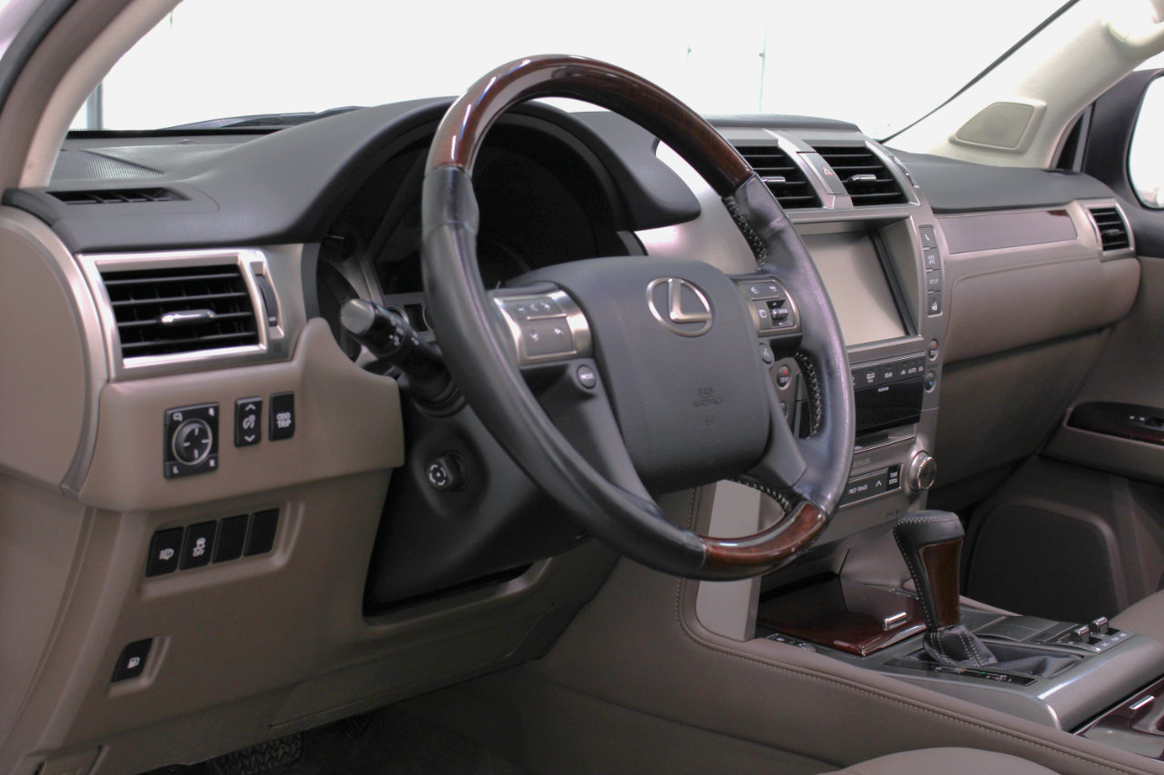 Used 2017 Lexus GX 460 Premium image 27