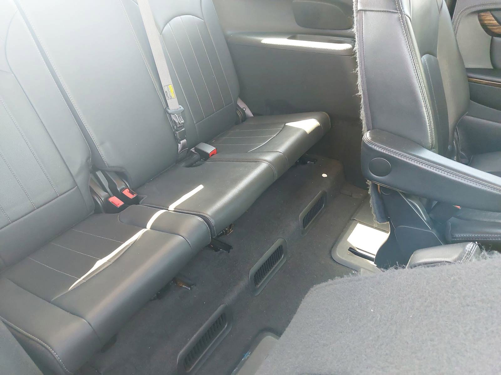 Used 2015 GMC Acadia Denali image 13