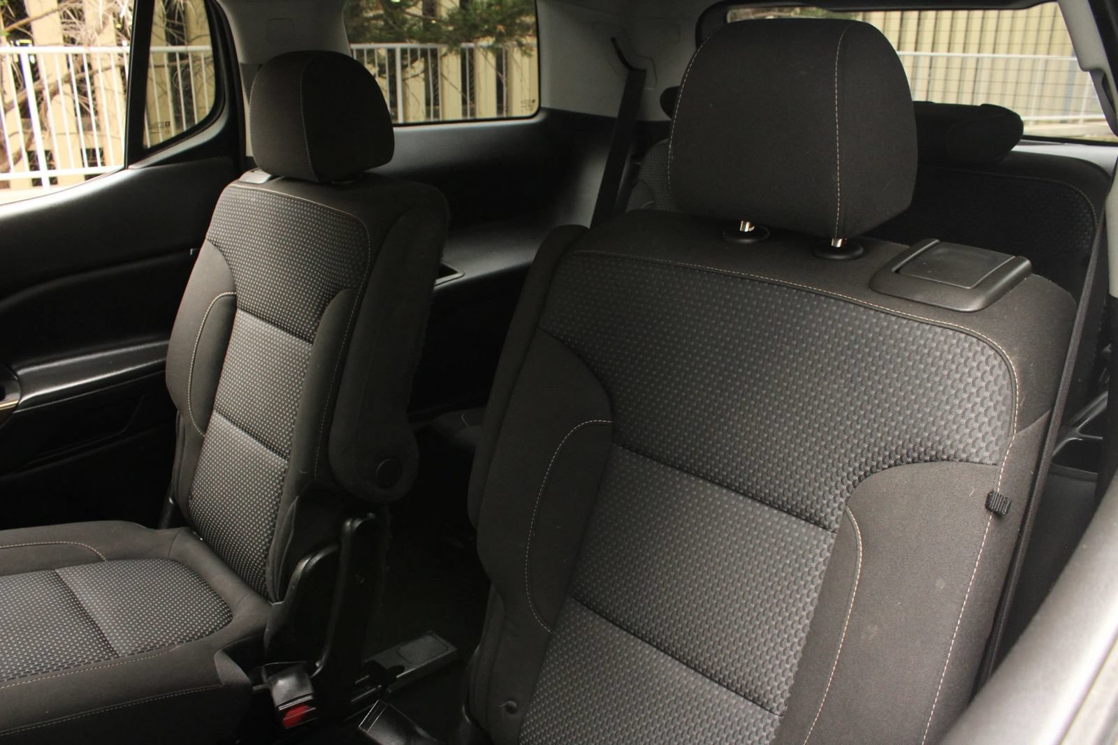 Used 2020 GMC Acadia SLE w/ Driver Convenience Package FWD image 18
