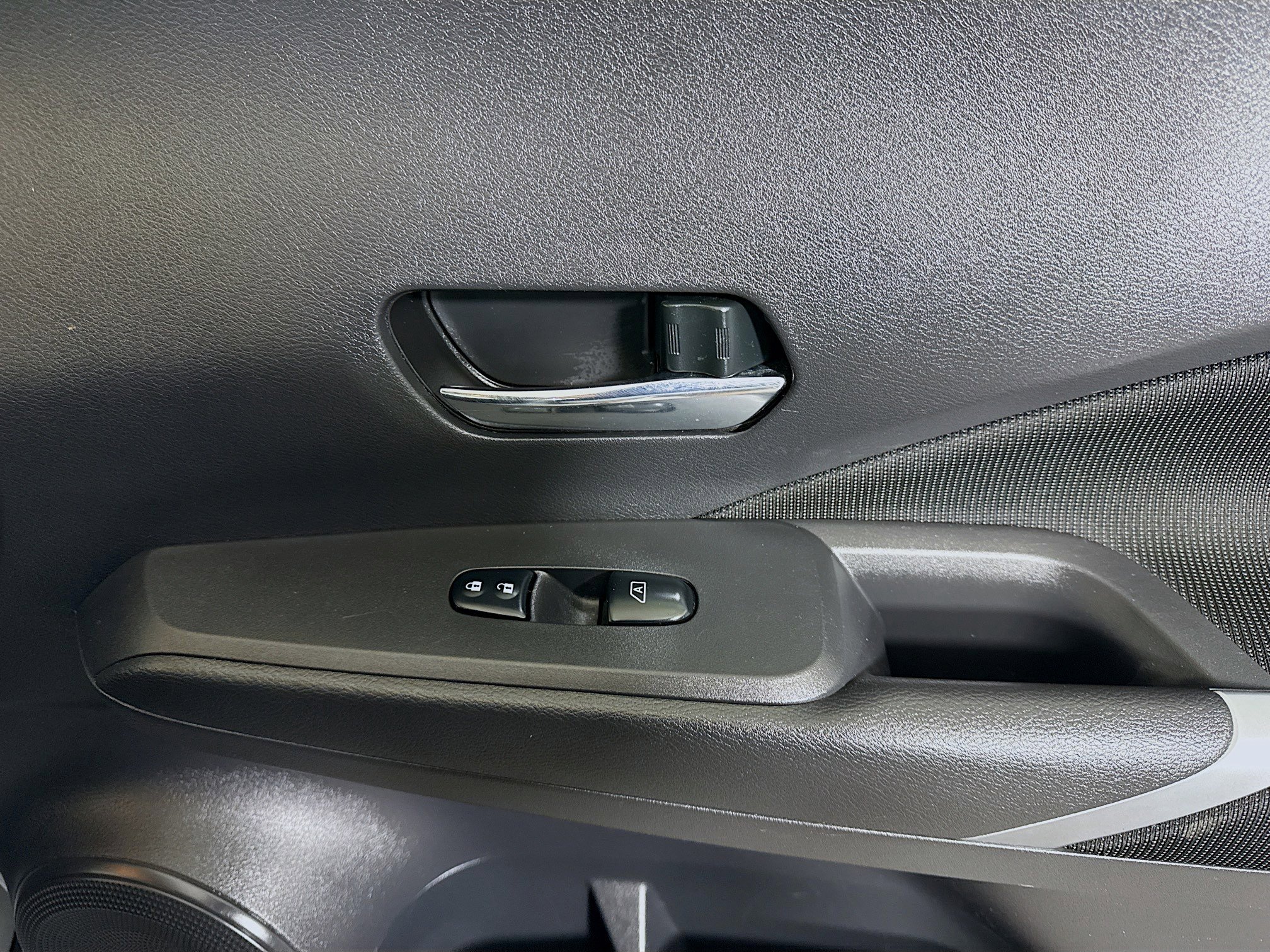 Used 2021 Nissan Kicks SV image 31