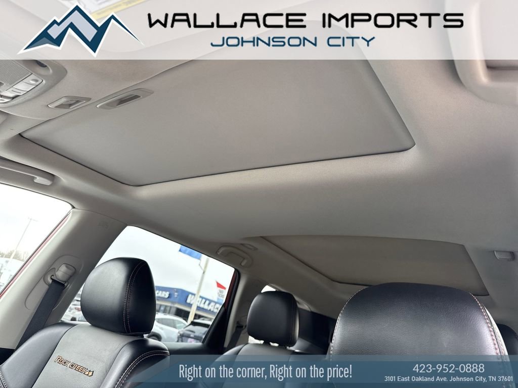 Used 2020 Nissan Pathfinder SL image 15