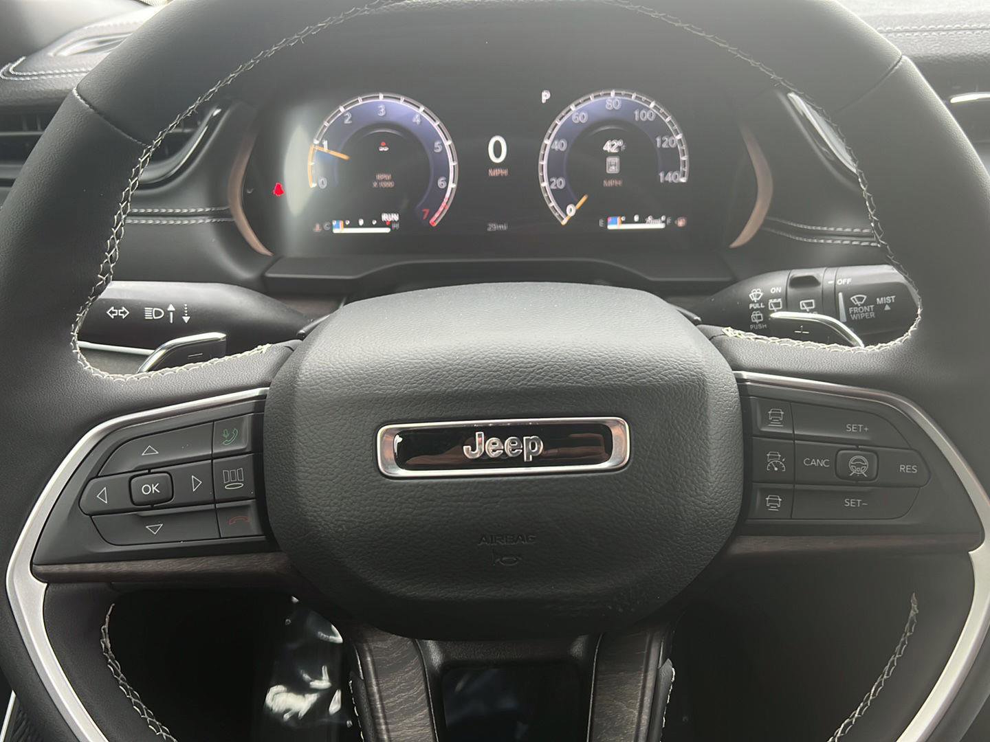 New 2026 Jeep Grand Cherokee Limited image 8