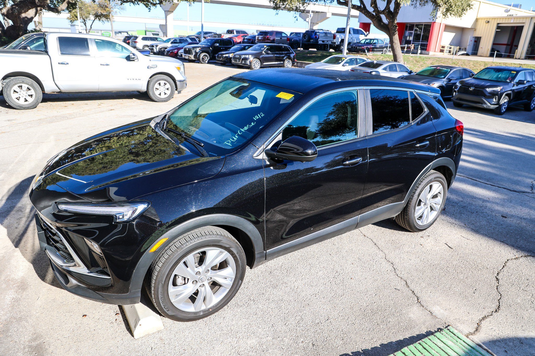Used 2025 Buick Encore GX Preferred w/ Advanced Technology Package image 3