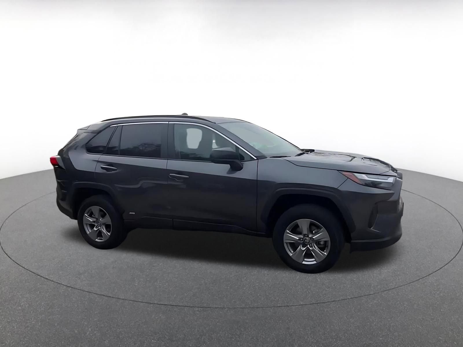 Used 2025 Toyota RAV4 LE video 2