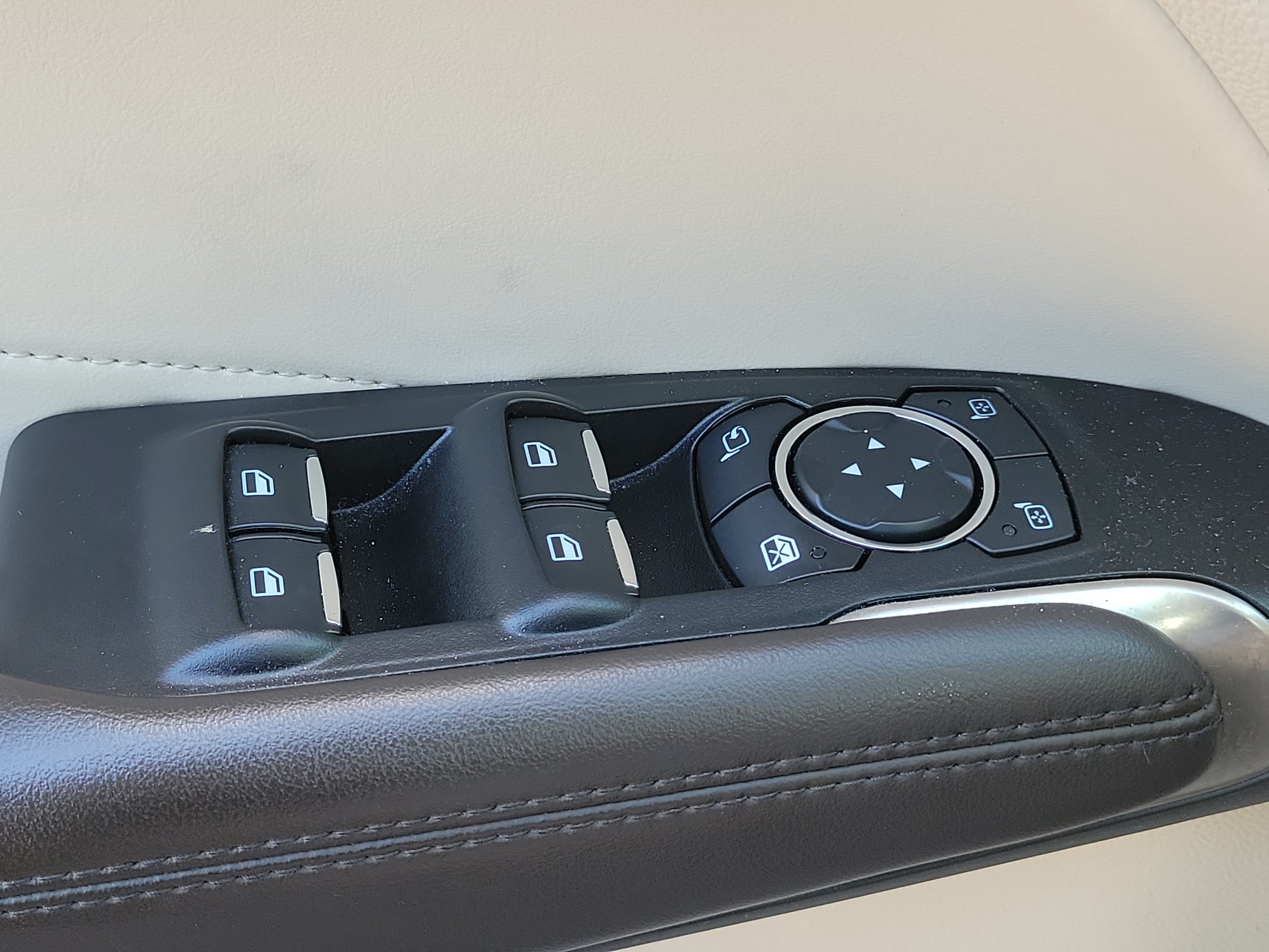 Used 2019 Lincoln MKC Premiere FWD image 27