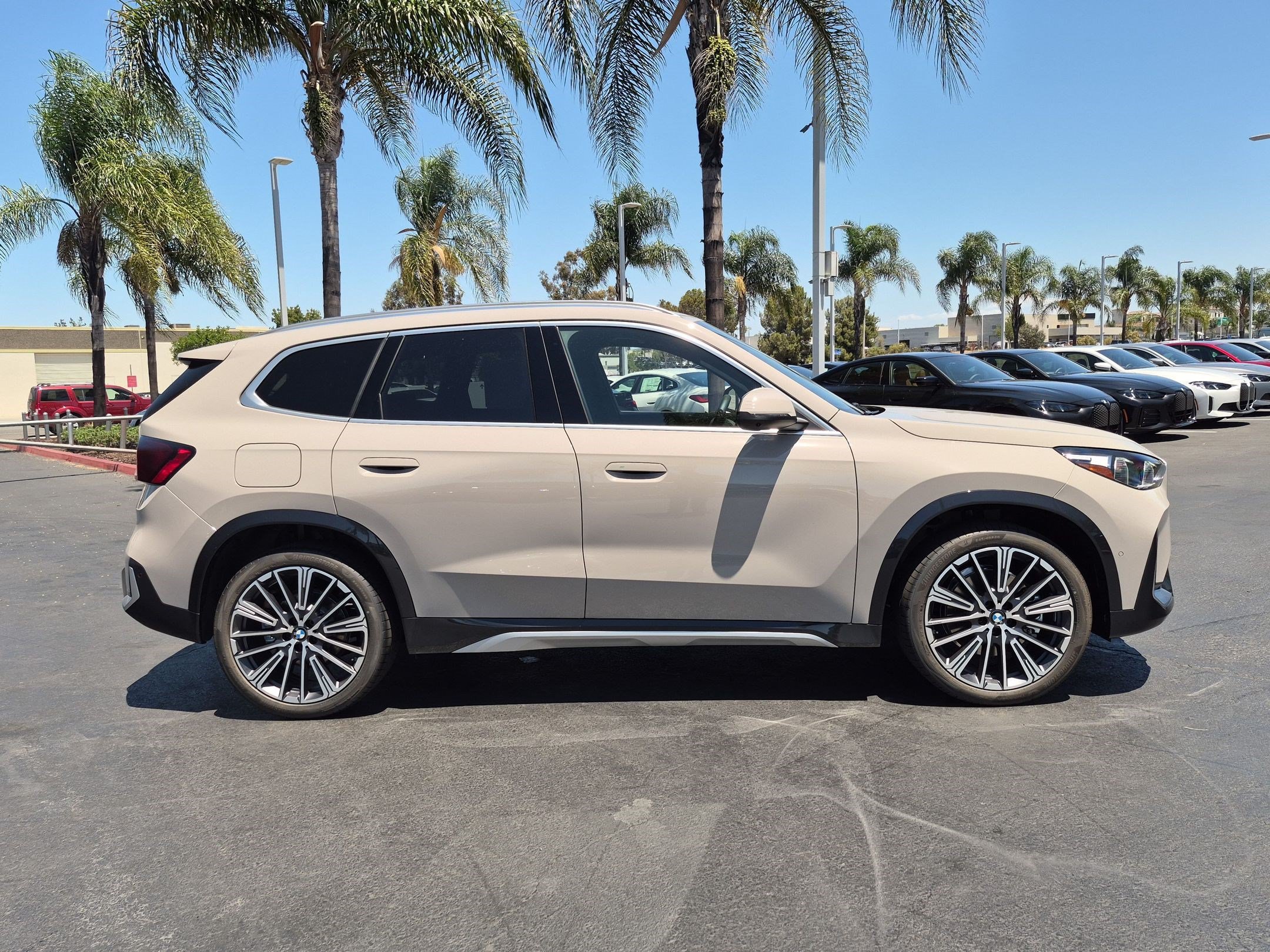 New 2026 BMW X1 xDrive28i w/ Technology Package AWD/4WD image 11