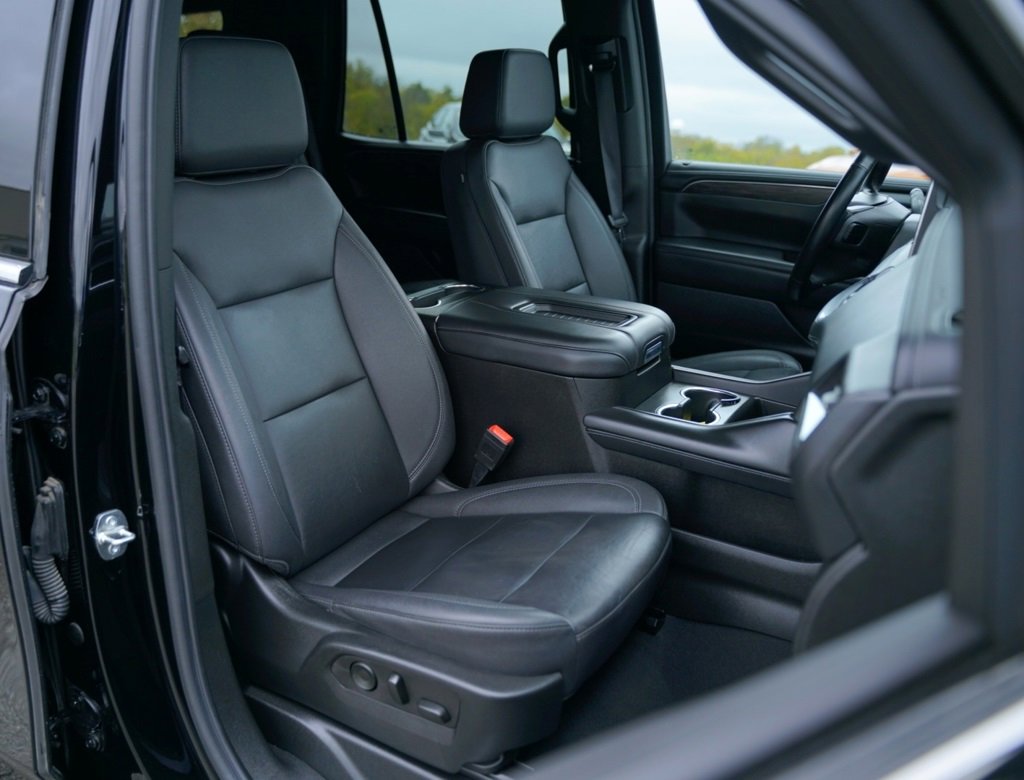 Used 2023 Chevrolet Tahoe LT w/ Luxury Package image 28