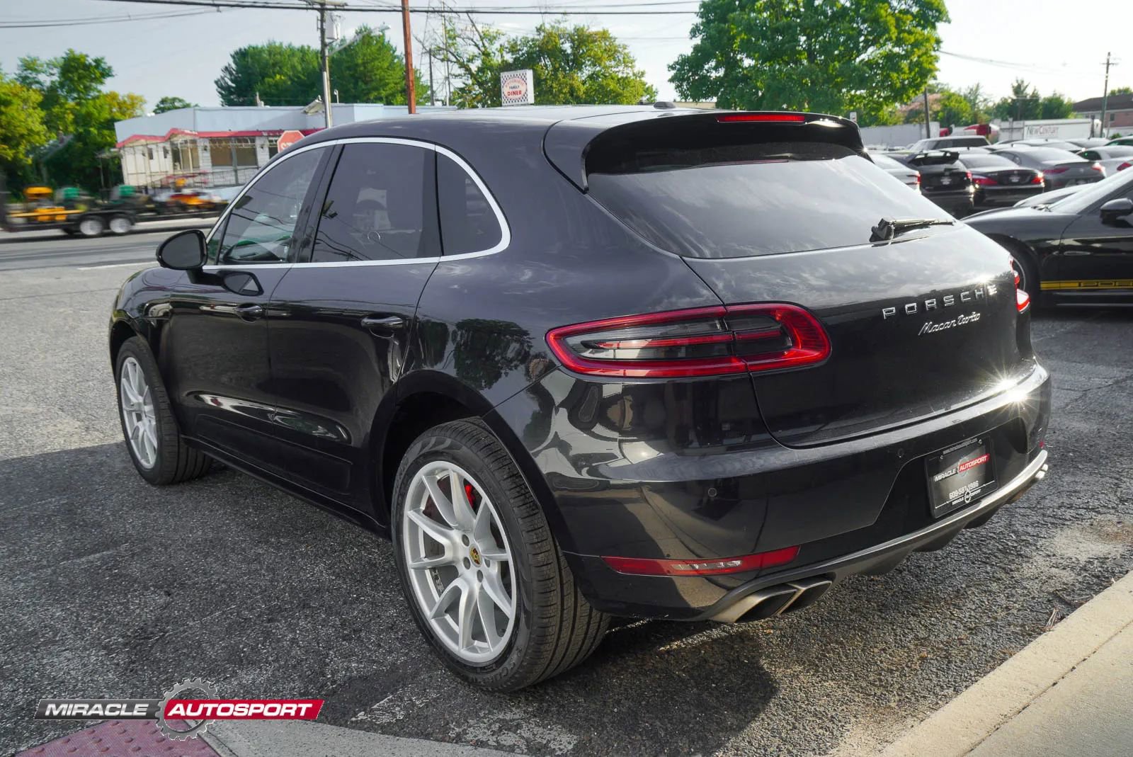 Used 2017 Porsche Macan Turbo image 5
