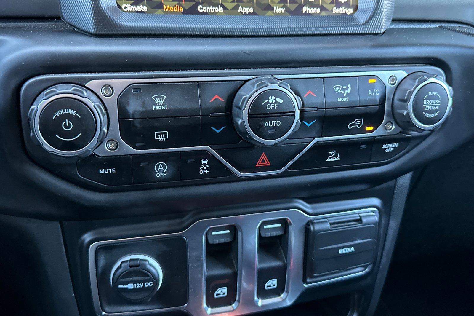 Certified 2023 Jeep Wrangler Willys image 20