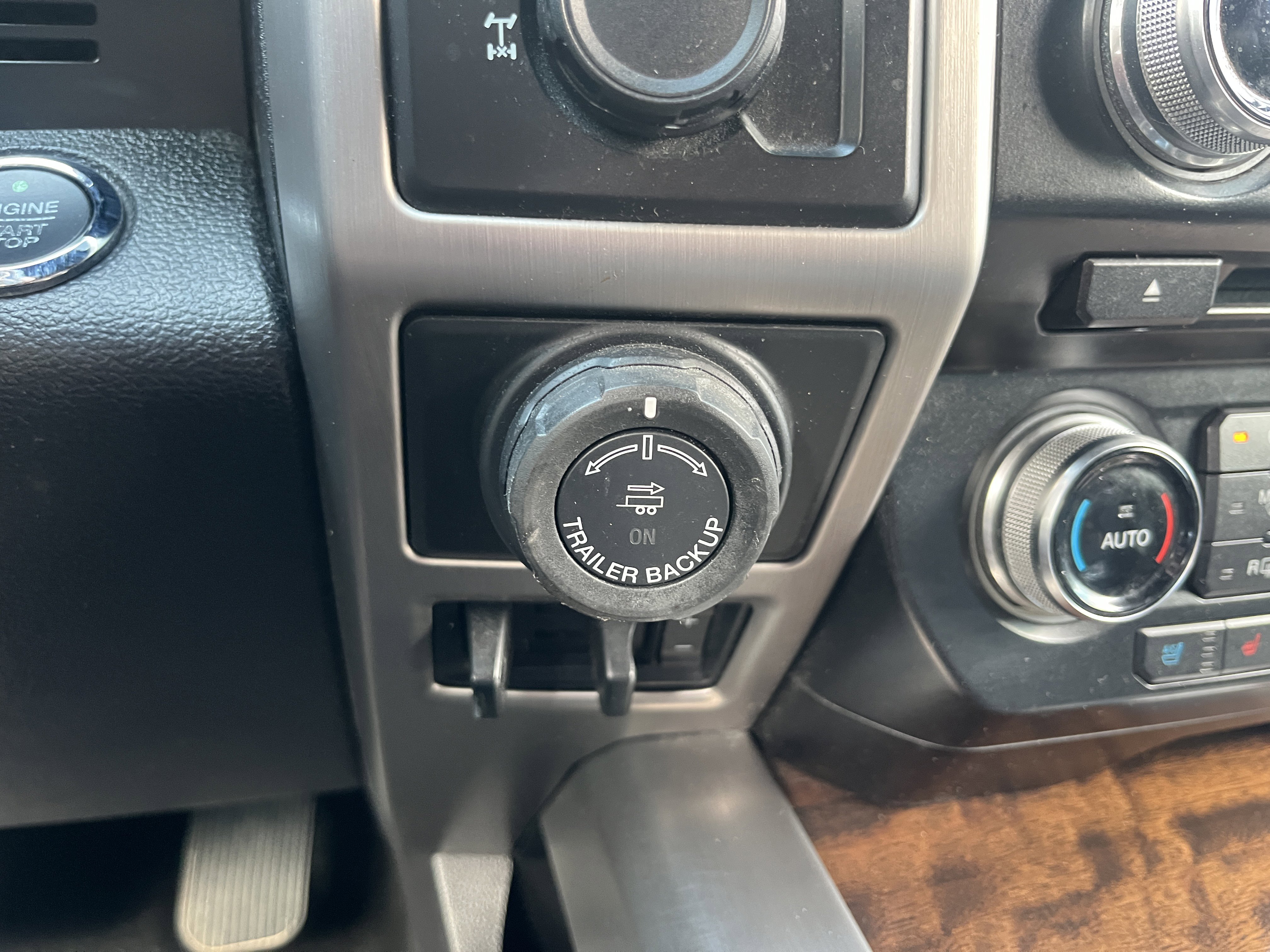 Used 2016 Ford F150 Platinum w/ Equipment Group 701A Luxury RWD image 25