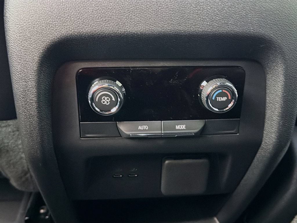New 2026 Chevrolet Traverse Z71 w/ Enhanced Driving Package AWD/4WD image 21
