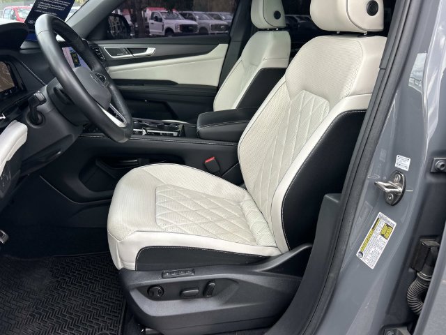 Used 2024 Volkswagen Atlas Cross Sport SEL Premium R-Line AWD/4WD image 34