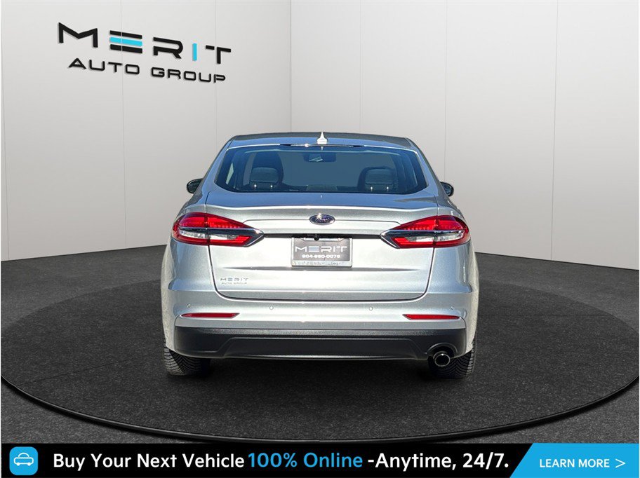 Used 2019 Ford Fusion SE FWD image 8