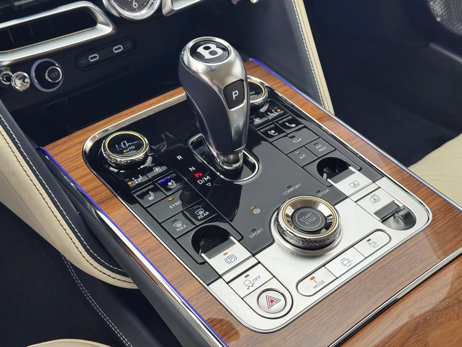 New 2026 Bentley Flying Spur Plug-In Hybrid AWD/4WD image 40