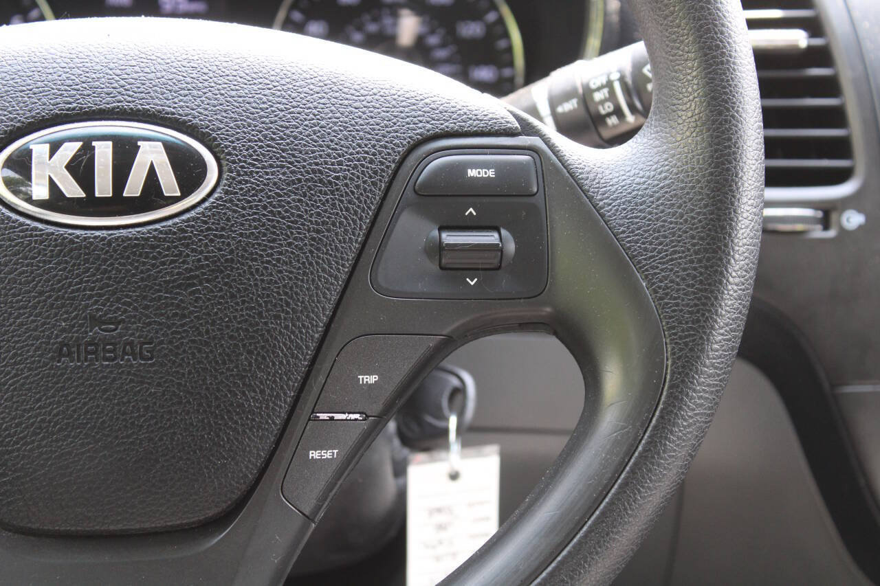 Used 2017 Kia Forte LX FWD image 35