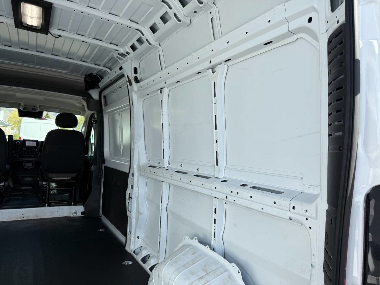 Used 2025 RAM ProMaster 2500 w/ Convenience Group image 22