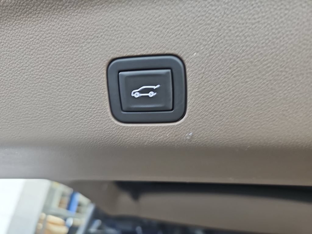Certified 2024 GMC Yukon XL Denali w/ Advanced Technology Package AWD/4WD image 18