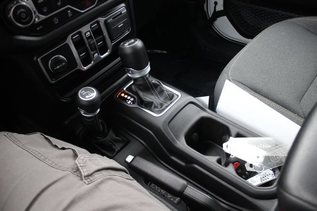 Used 2024 Jeep Wrangler Unlimited Sport AWD/4WD image 11