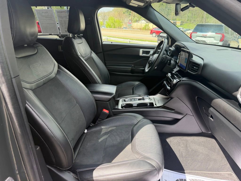 Used 2022 Ford Explorer ST w/ ST Street Pack AWD/4WD image 41
