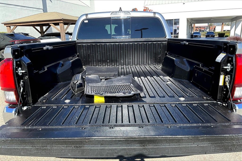 Used 2022 Toyota Tacoma SR5 image 7