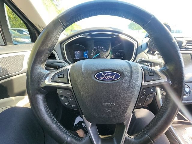 Used 2016 Ford Fusion Titanium FWD image 28