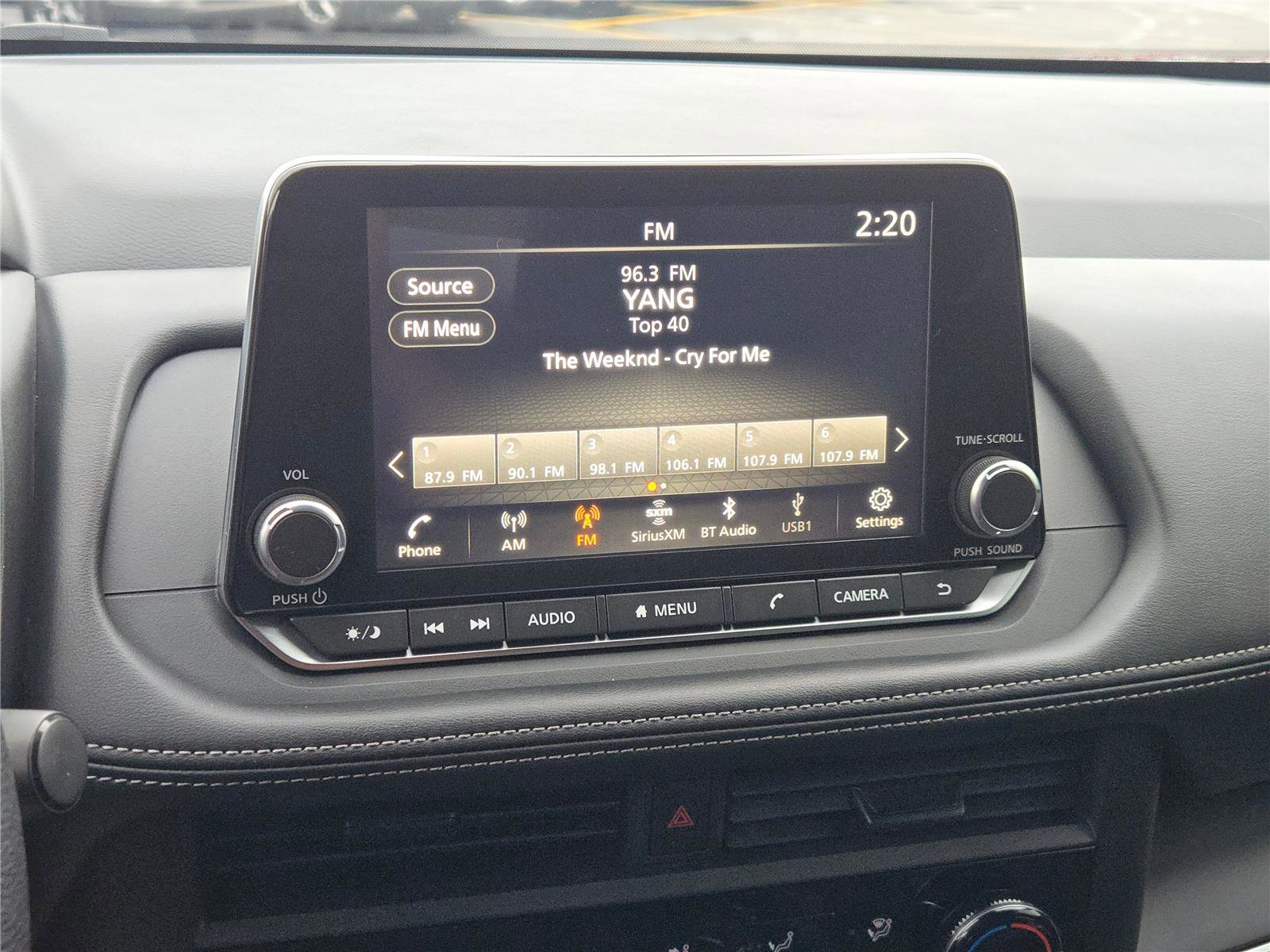 Used 2024 Nissan Rogue S image 27