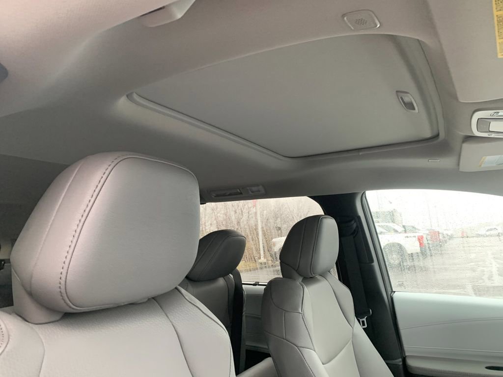 New 2026 Toyota Sienna XLE image 19