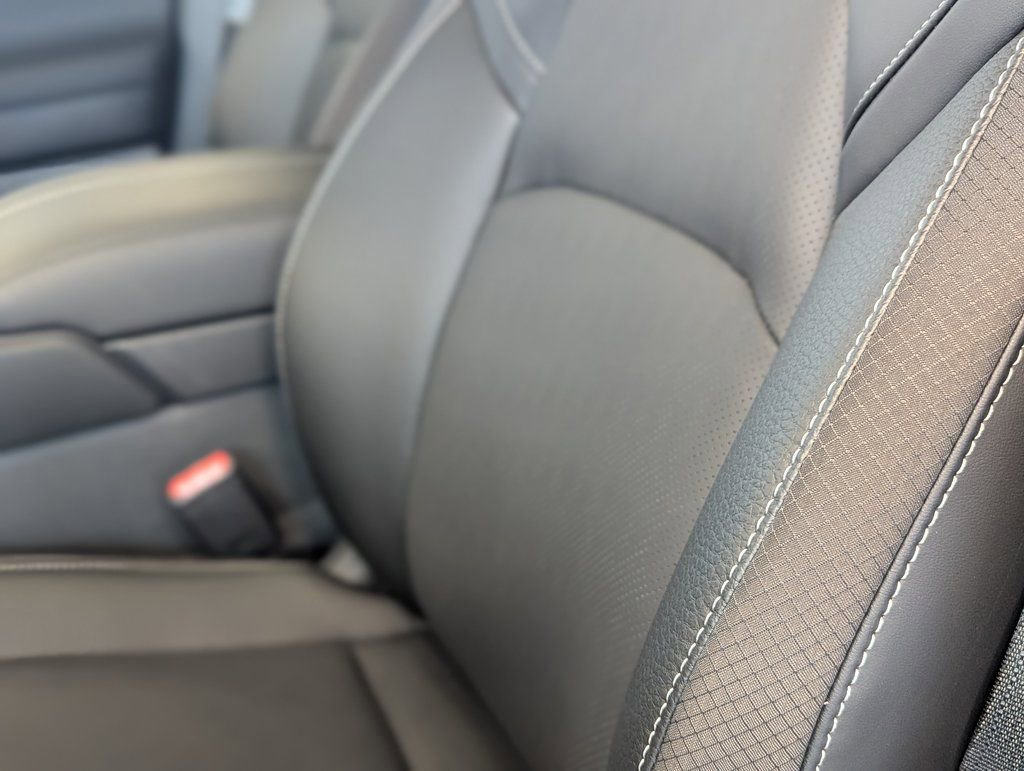 New 2026 Nissan Pathfinder SL image 25