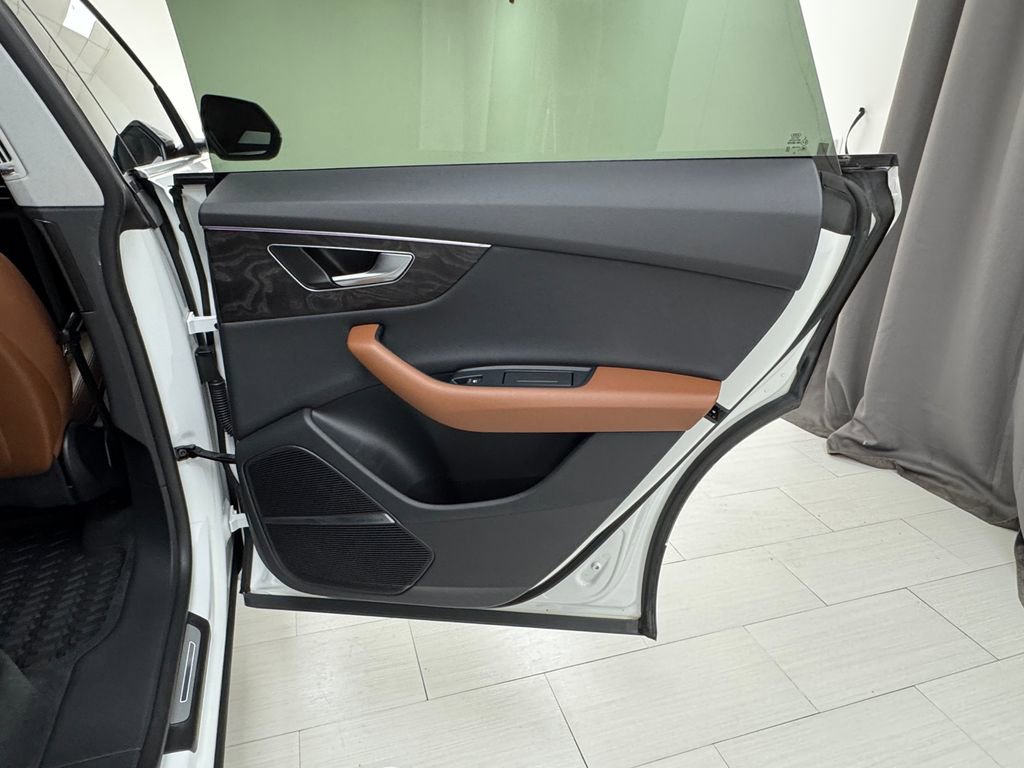 Used 2022 Audi Q8 Premium Plus image 15
