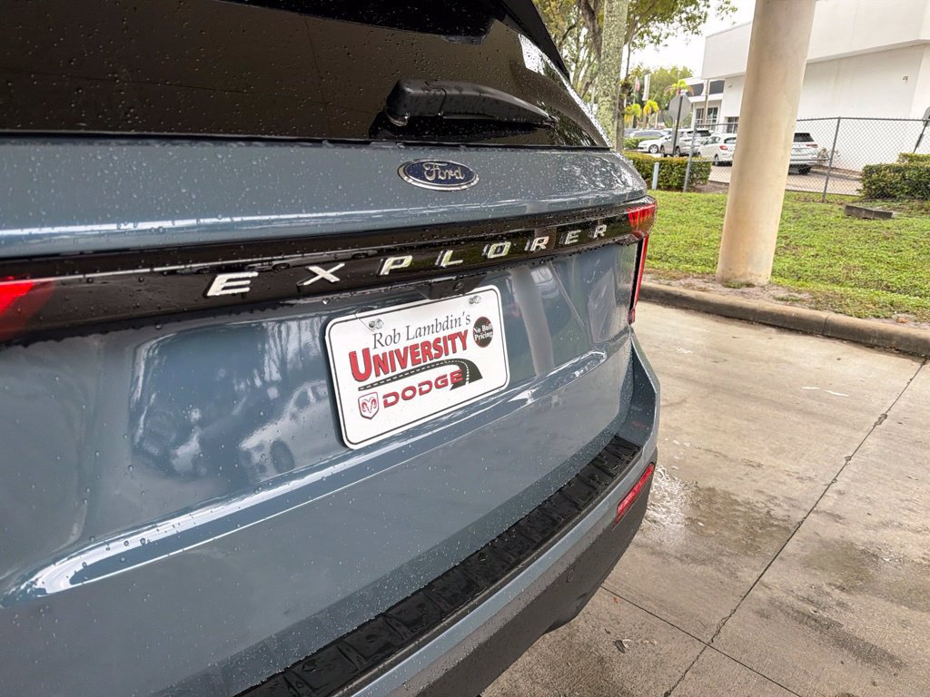 Used 2025 Ford Explorer Active RWD image 20