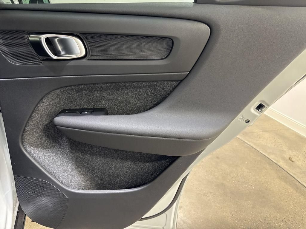 New 2026 Volvo XC40 B5 Core w/ Protection Package Premier AWD/4WD image 23