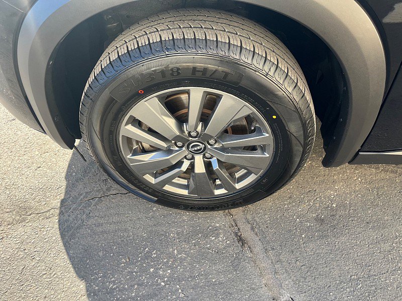 Used 2024 Nissan Pathfinder SV image 13