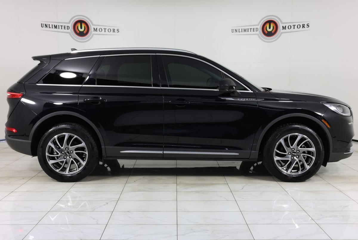 Used 2022 Lincoln Corsair FWD w/ Equipment Group 101A image 2