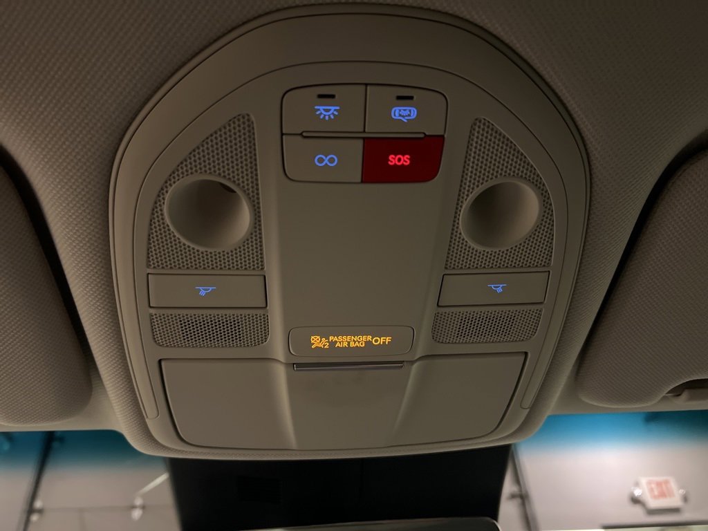 Used 2025 Genesis G70 2.5T image 24