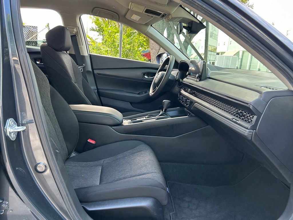 Used 2025 Honda Accord LX image 37