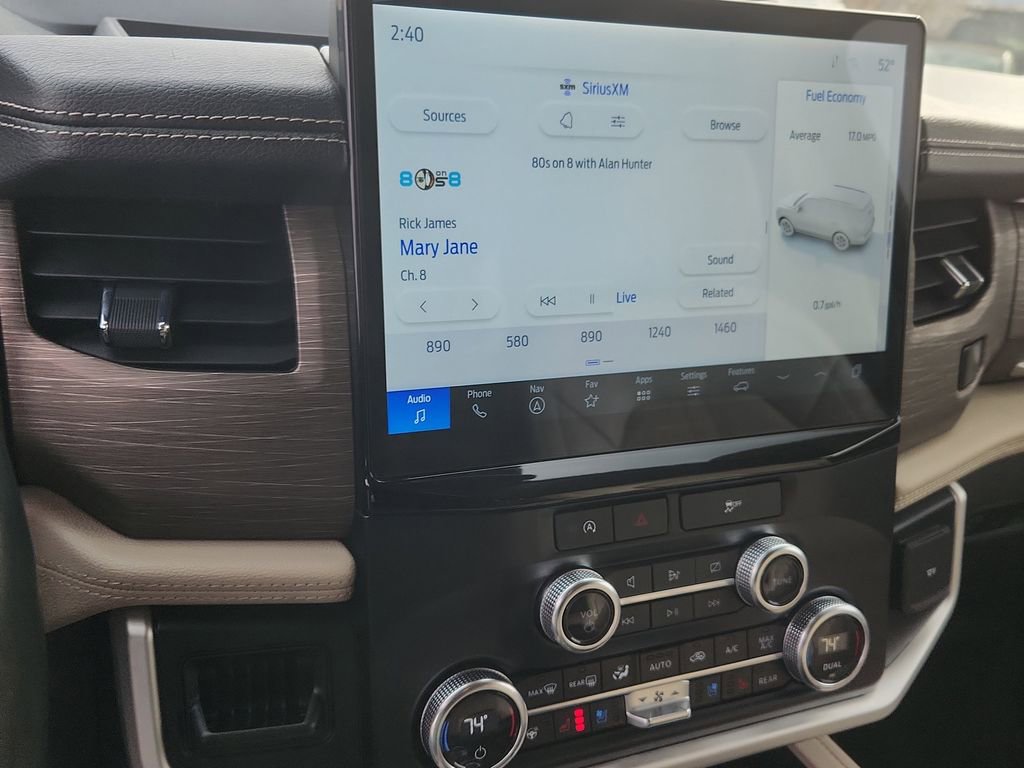 Used 2024 Ford Expedition Limited image 27